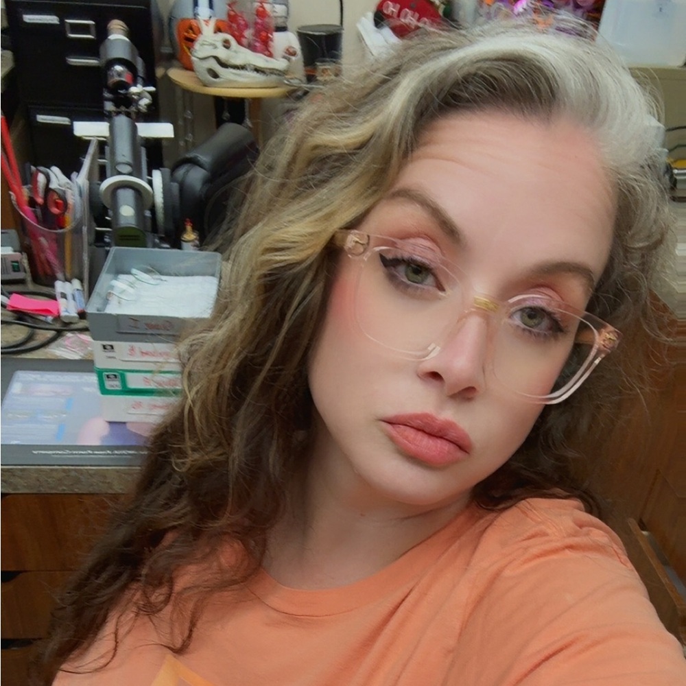 Meet your Posher, Stephanie , from Houston Texas!